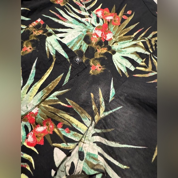 Rip curl men’s button up. Size M. Read description - Picture 4 of 5